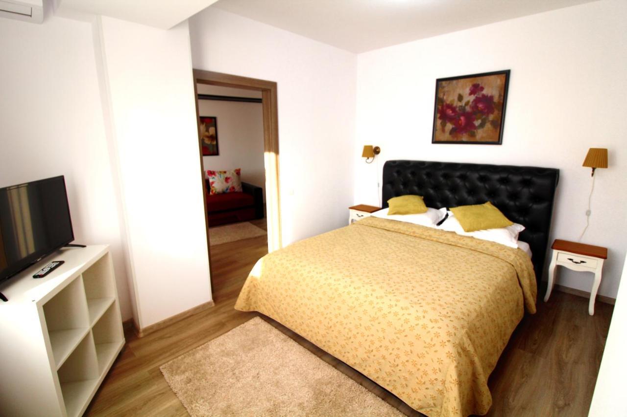 Hotel La Casa Centrale Bukarest Kültér fotó