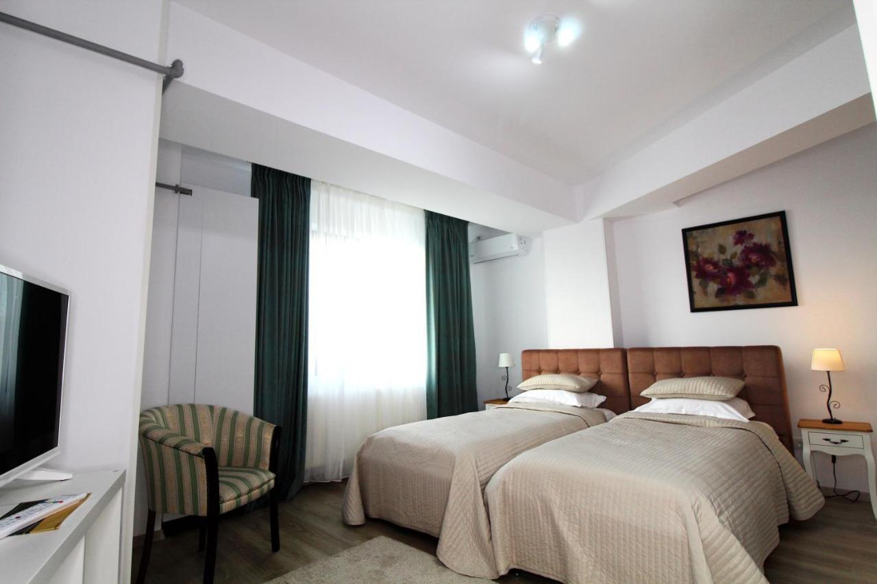 Hotel La Casa Centrale Bukarest Kültér fotó
