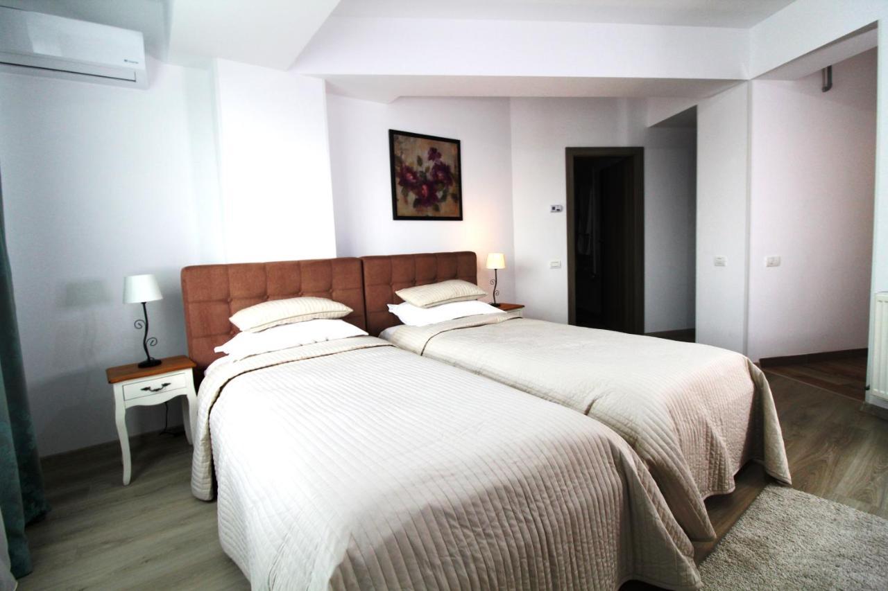 Hotel La Casa Centrale Bukarest Kültér fotó